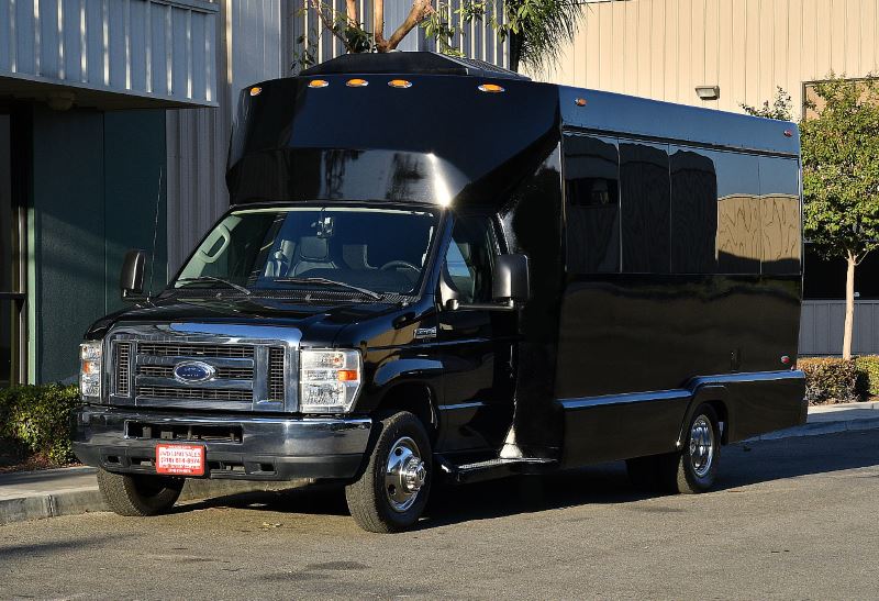 Charlotte 25 Passenger Party Bus